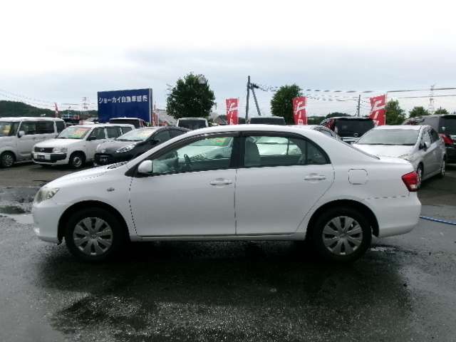 2009 Toyota Corolla Axio – thumbnail 4