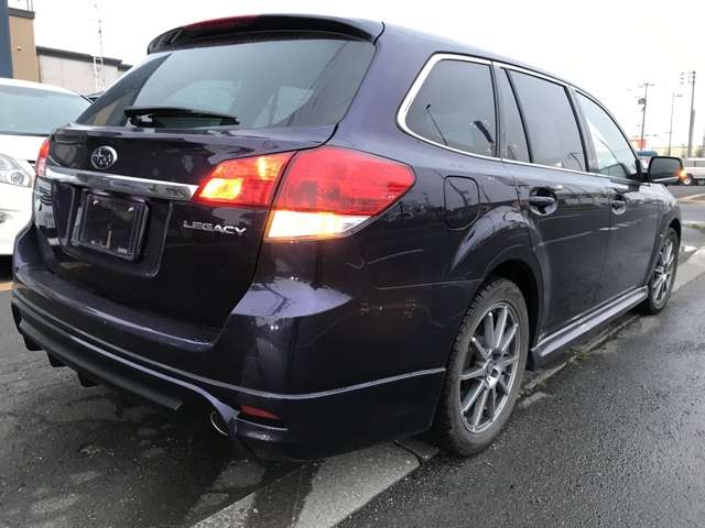 2009 Subaru Legacy Touring Wagon – thumbnail 3