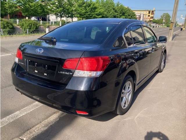 2010 Subaru Legacy B4 – thumbnail 4