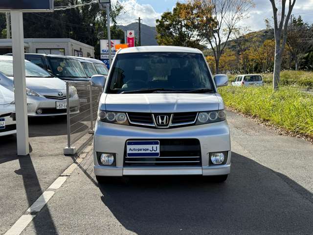 2010 Honda Zest – thumbnail 2