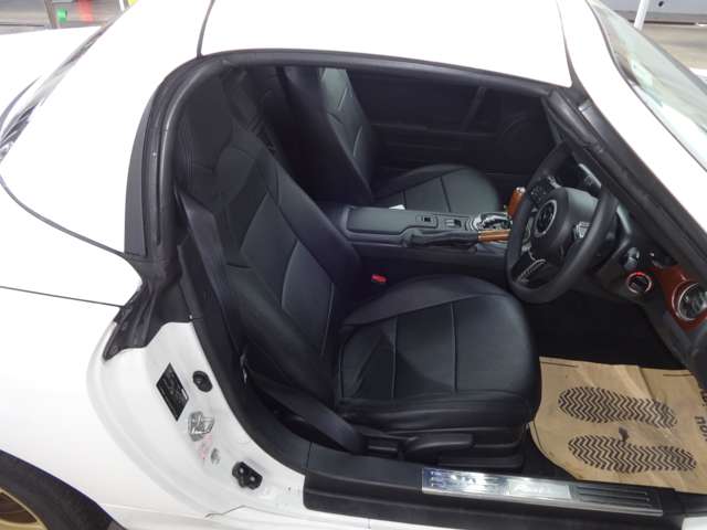 2010 Mazda Roadster – thumbnail 4