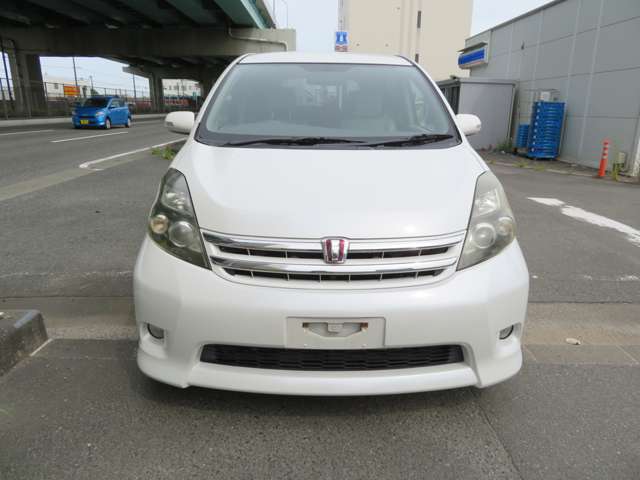 2009 Toyota Isis – thumbnail 2