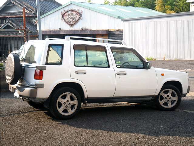 1997 Nissan Rasheen – thumbnail 2