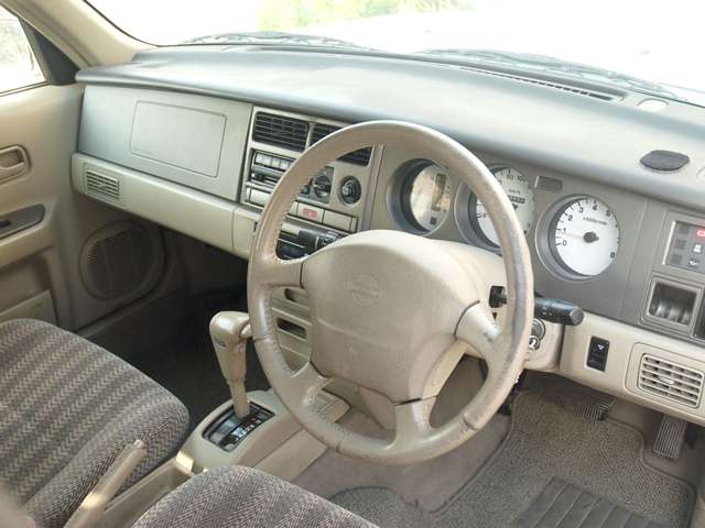 1997 Nissan Rasheen – thumbnail 3