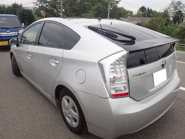 2010 Toyota Prius – thumbnail 4