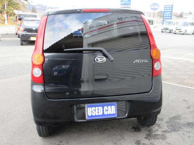 2010 Daihatsu Mira – thumbnail 4