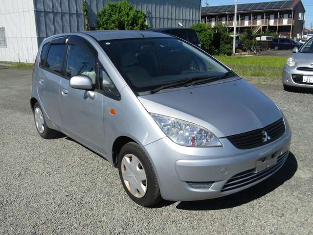 2009 Mitsubishi Colt – thumbnail 2