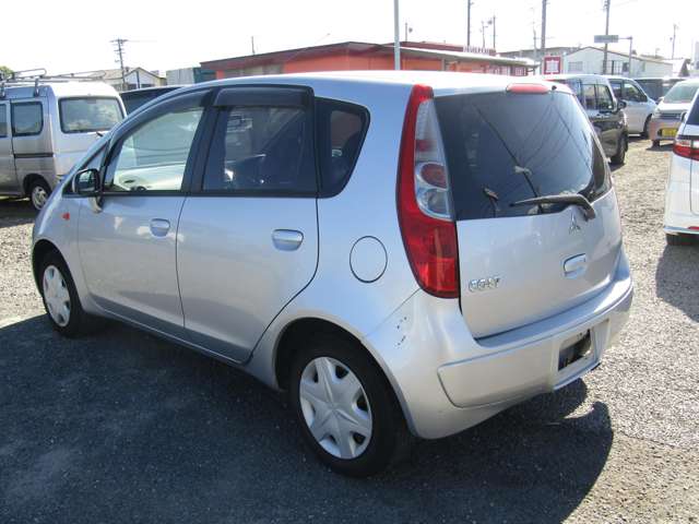 2009 Mitsubishi Colt – thumbnail 4