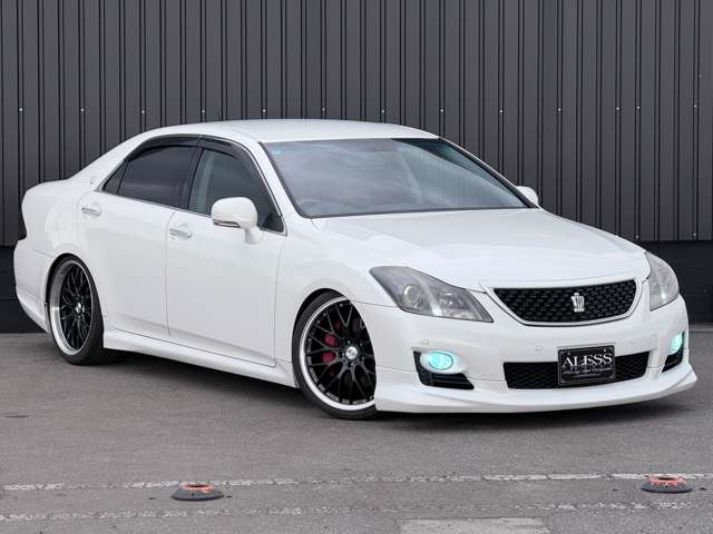2010 Toyota Crown Athlete – thumbnail 3