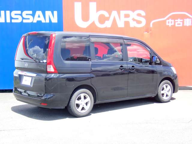 2010 Nissan Serena – thumbnail 2