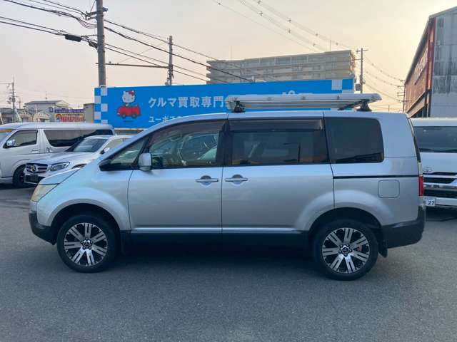2010 Mitsubishi Delica D:5 – thumbnail 4