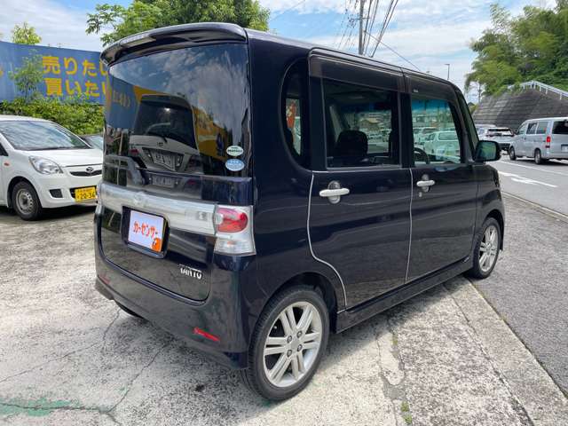 2010 Daihatsu Tanto – thumbnail 4