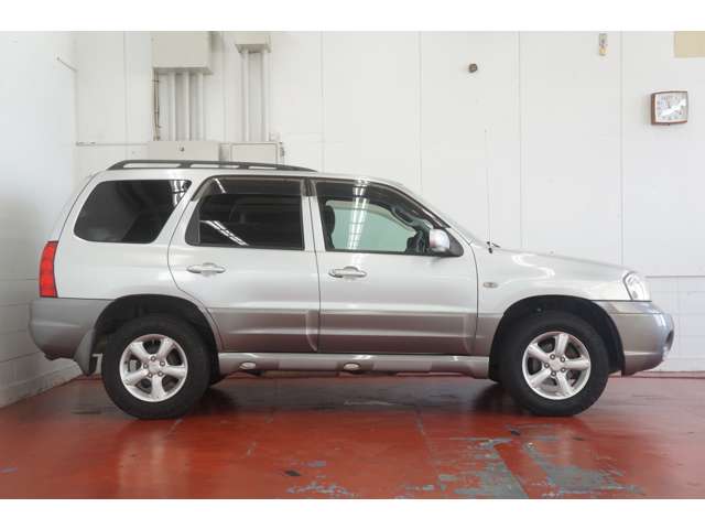 2004 Mazda Tribute – thumbnail 4