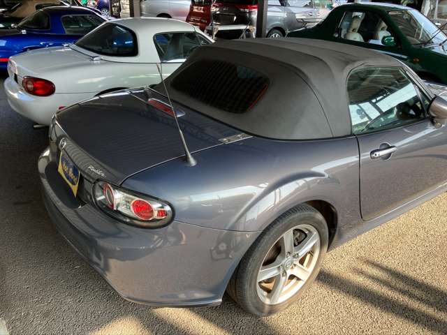 2005 Mazda Roadster – thumbnail 4