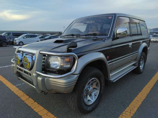 1996 Mitsubishi Pajero – thumbnail 4
