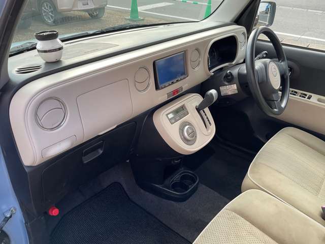 2010 Daihatsu Mira Cocoa – thumbnail 3