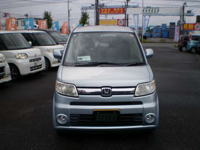 2010 Honda Zest – thumbnail 2