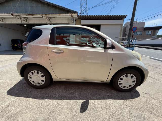 2008 Toyota iQ – thumbnail 4