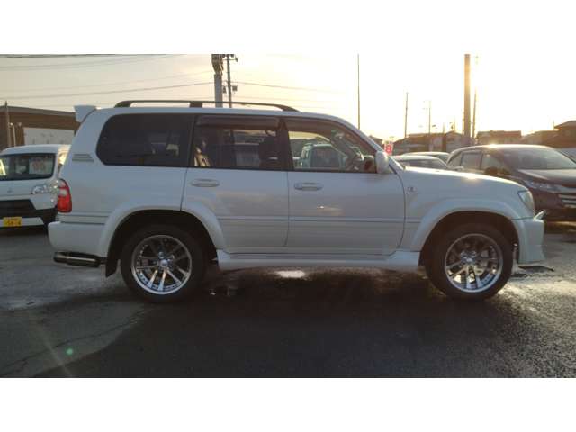 2004 Toyota Land Cruiser 100 – thumbnail 4