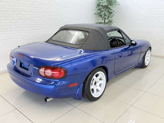 2000 Mazda Roadster – thumbnail 3
