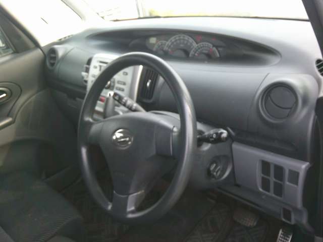 2009 Daihatsu Tanto – thumbnail 4
