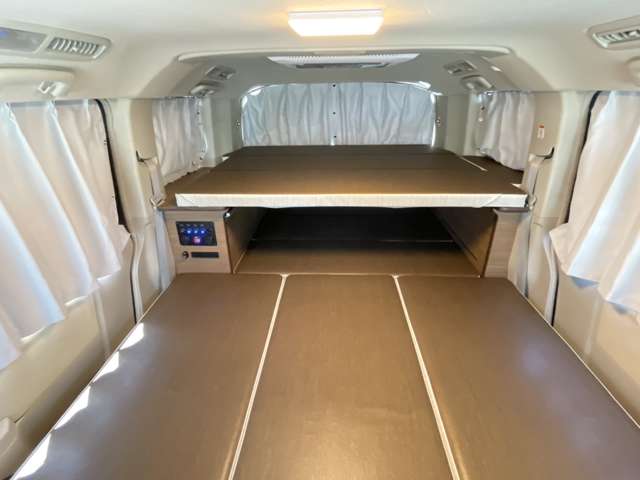 2009 Mitsubishi Delica D:5 – thumbnail 3