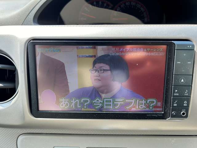 2010 Toyota Porte – thumbnail 3