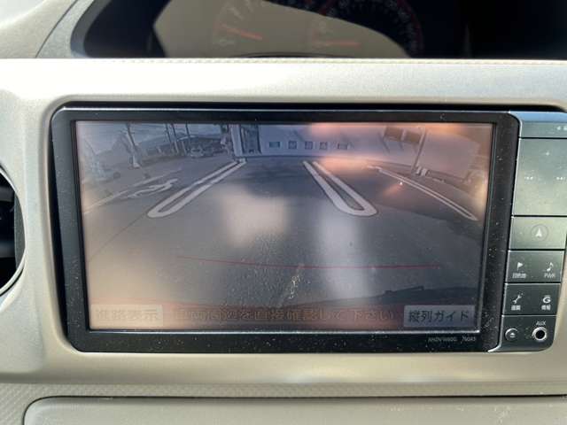 2010 Toyota Porte – thumbnail 4