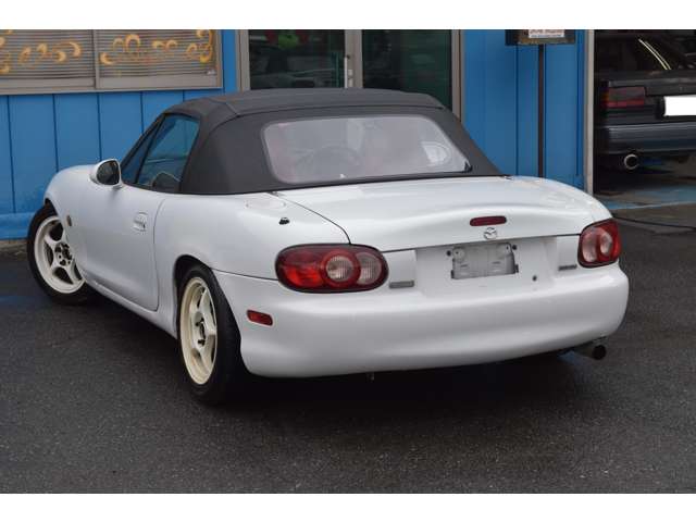 2002 Mazda Roadster – thumbnail 4