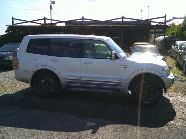 1999 Mitsubishi Pajero – thumbnail 4