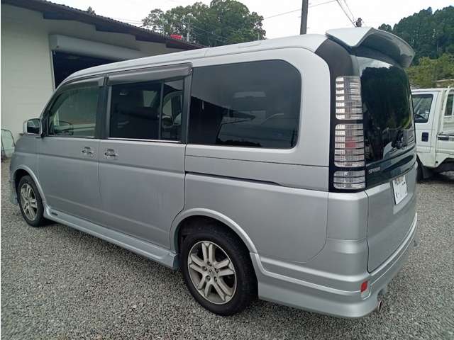 2004 Honda Stepwgn – thumbnail 4