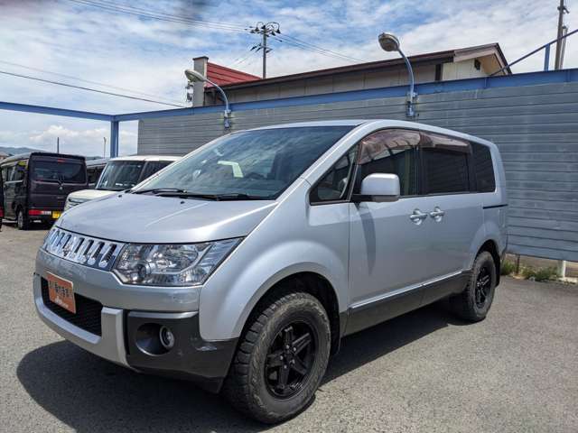 2010 Mitsubishi Delica D:5 – thumbnail 2