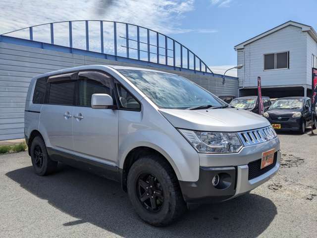 2010 Mitsubishi Delica D:5 – thumbnail 4