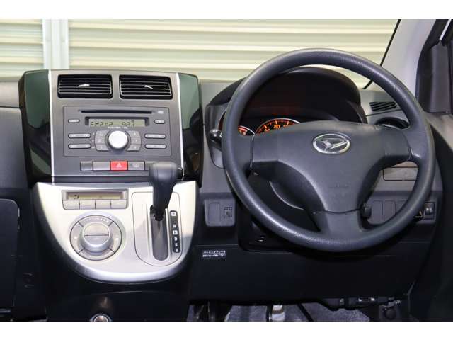 2010 Daihatsu Mira – thumbnail 3