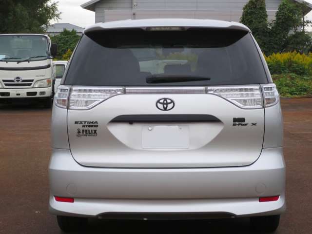 2009 Toyota Estima Hybrid – thumbnail 4