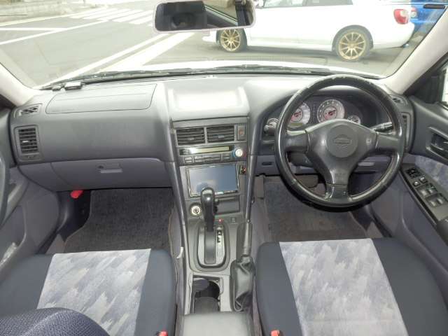 1999 Nissan Skyline – thumbnail 4