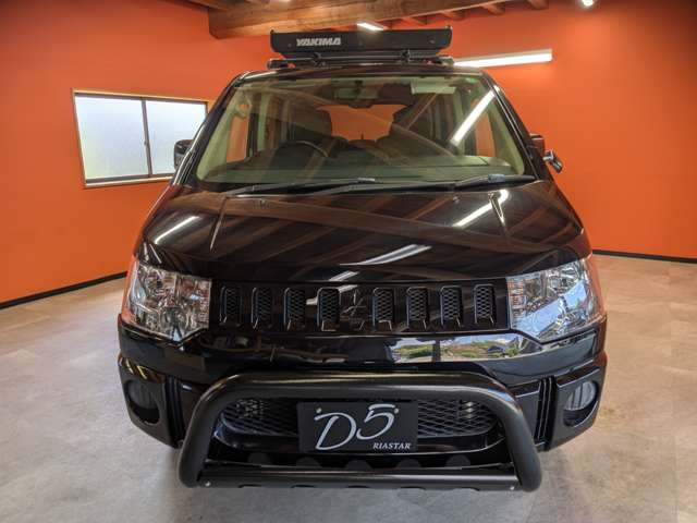 2009 Mitsubishi Delica D:5 – thumbnail 2