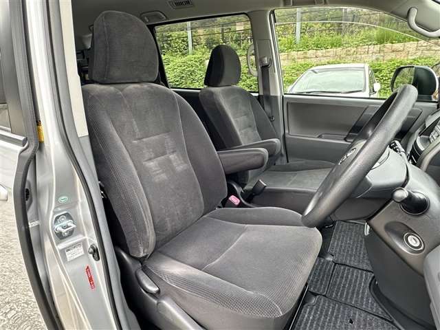 2008 Toyota Voxy – thumbnail 3