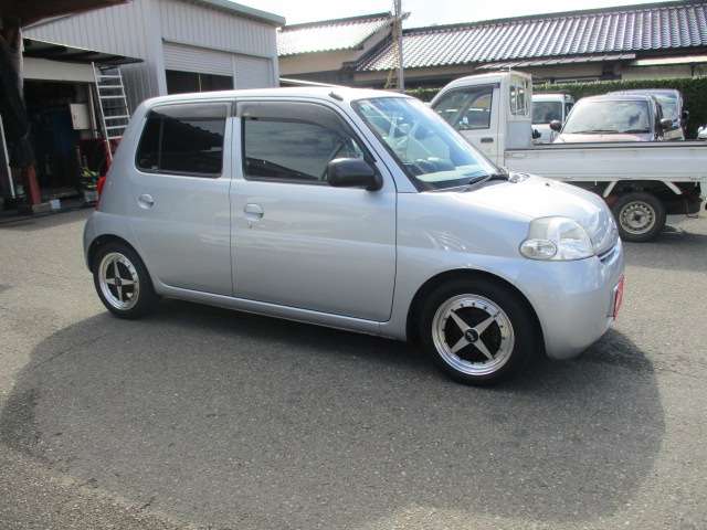 2010 Daihatsu Esse – thumbnail 4