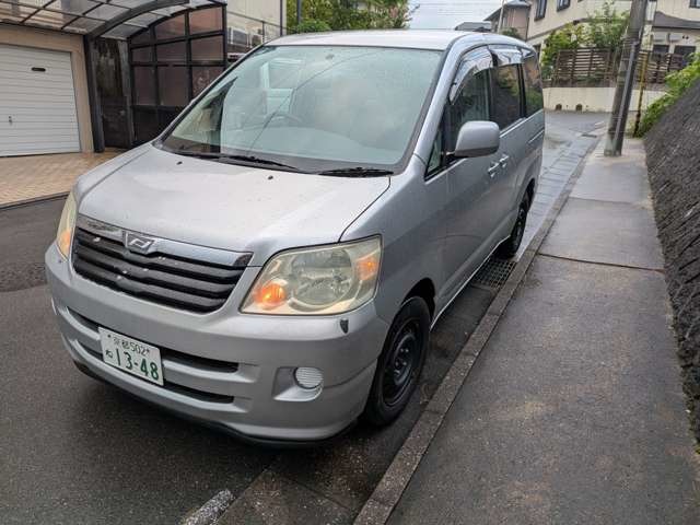 2002 Toyota Noah
