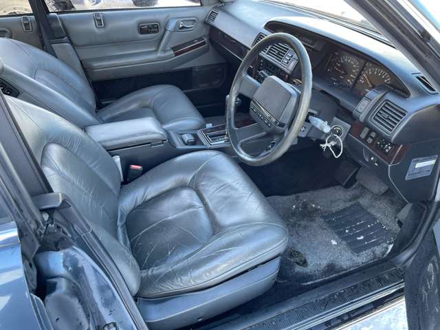 1988 Nissan Cima – thumbnail 2