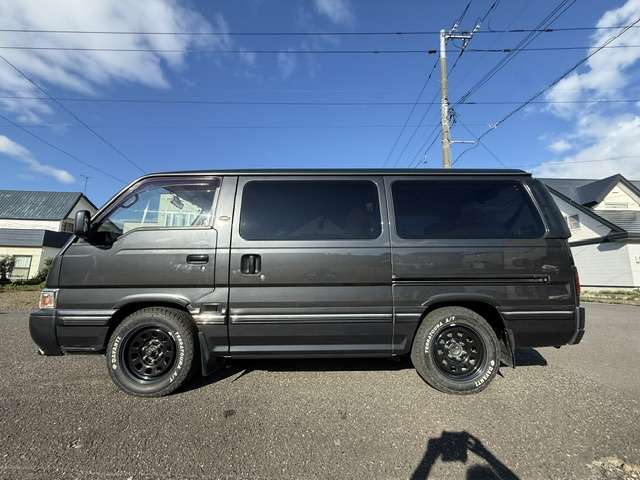 1992 Nissan Caravan Coach – thumbnail 4