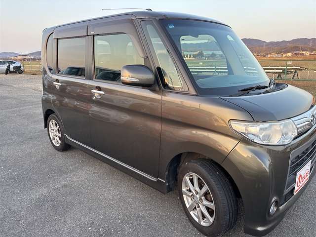 2010 Daihatsu Tanto – thumbnail 4