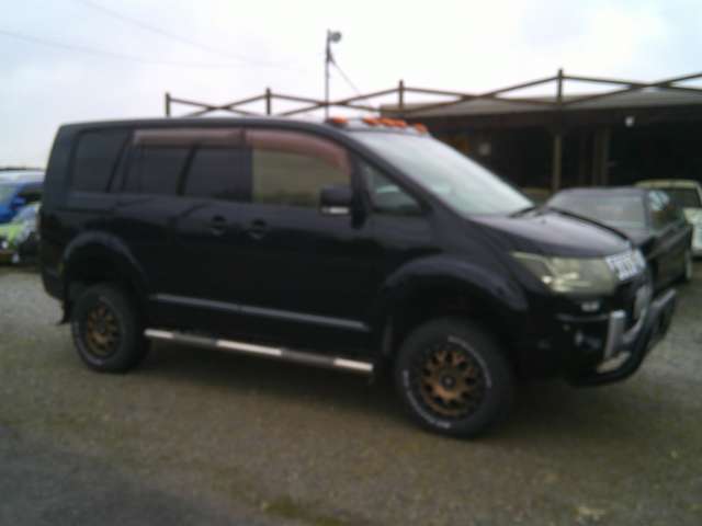 2008 Mitsubishi Delica D:5 – thumbnail 4