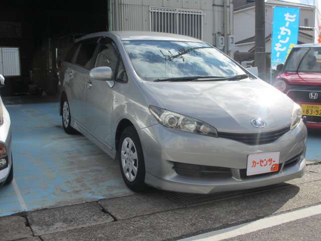 2010 Toyota Wish – thumbnail 4