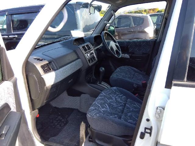 1999 Mitsubishi Pajero iO – thumbnail 3