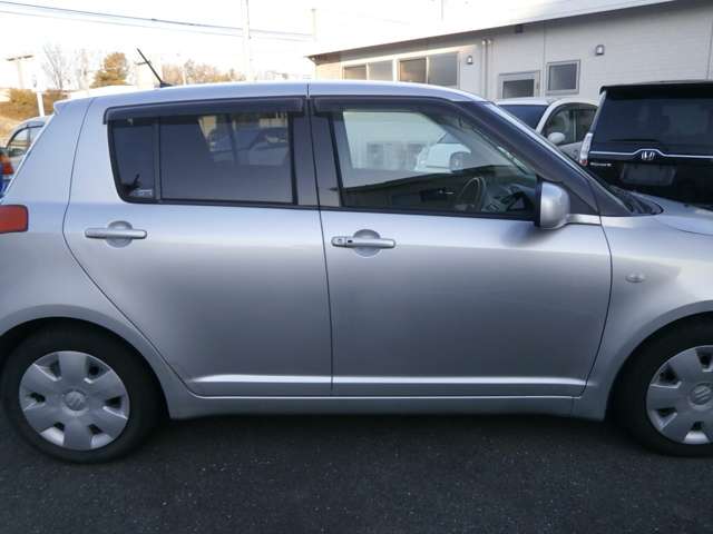 2009 Suzuki Swift – thumbnail 4