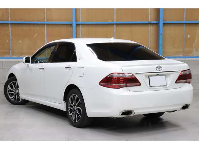 2010 Toyota Crown Royal – thumbnail 4