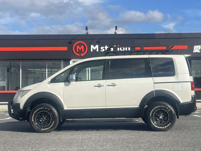 2010 Mitsubishi Delica D:5 – thumbnail 4