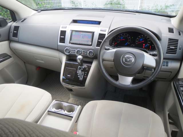 2009 Mazda MPV – thumbnail 3
